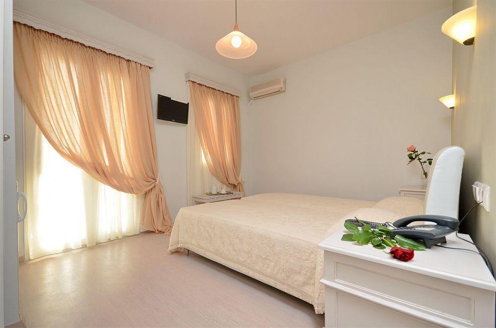 Blue Sky Aparthotel Naxos City Bagian luar foto