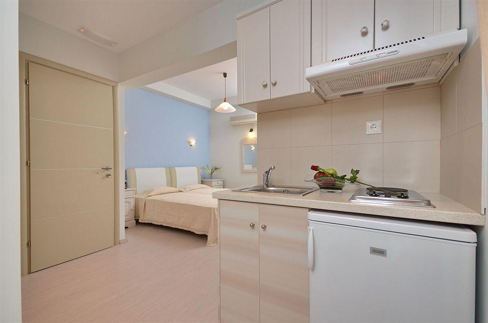 Blue Sky Aparthotel Naxos City Bagian luar foto
