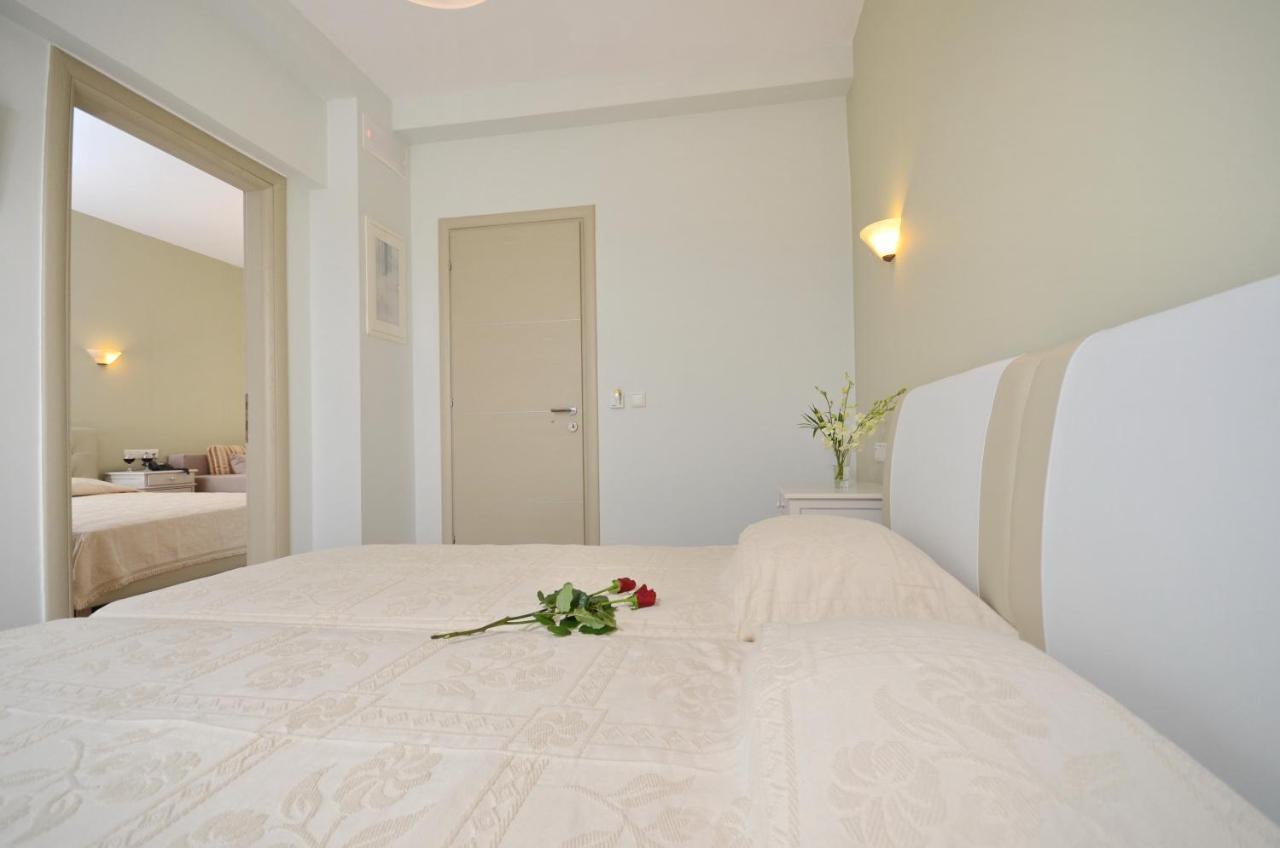 Blue Sky Aparthotel Naxos City Ruang foto
